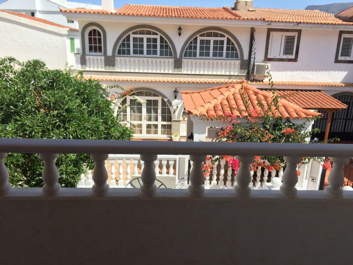 La Palmera1 Casa Al Primer Piso Con 2 Dormitorios - Two Bedroom House On The First Floor --- La Palmera 2 Casa En Planta Baja Con 1 Dormitorio, One Bedroom House On The Ground Floor Agaete  Exterior photo