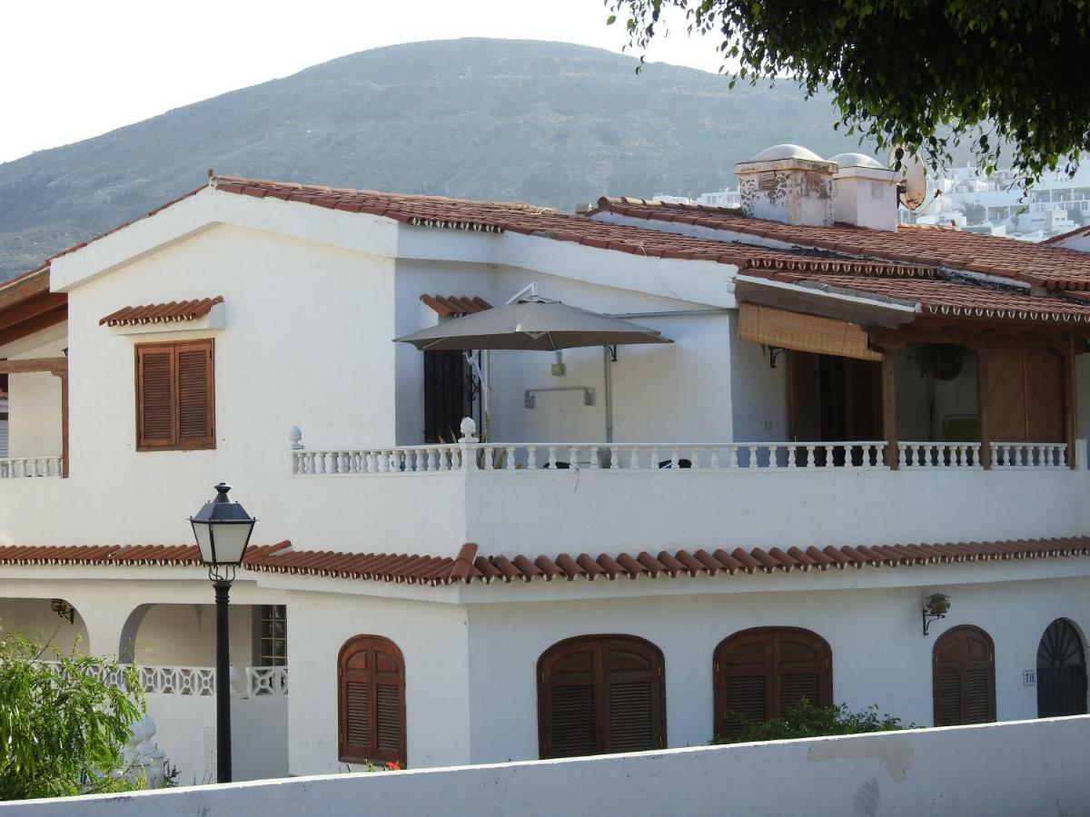 La Palmera1 Casa Al Primer Piso Con 2 Dormitorios - Two Bedroom House On The First Floor --- La Palmera 2 Casa En Planta Baja Con 1 Dormitorio, One Bedroom House On The Ground Floor Agaete  Exterior photo