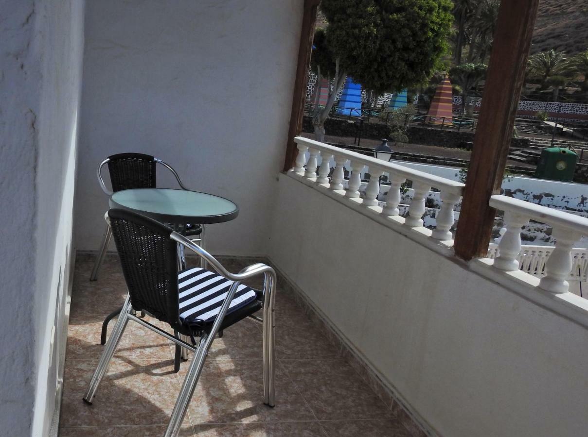 La Palmera1 Casa Al Primer Piso Con 2 Dormitorios - Two Bedroom House On The First Floor --- La Palmera 2 Casa En Planta Baja Con 1 Dormitorio, One Bedroom House On The Ground Floor Agaete  Exterior photo